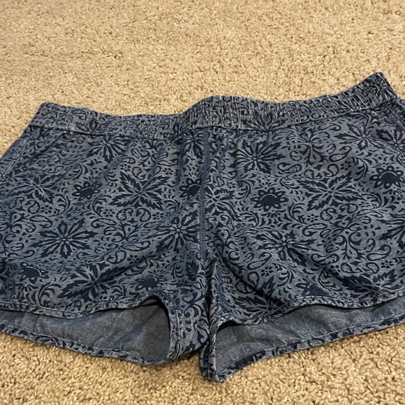 J crew factory shorts- elastic band - Picture 1 of 6